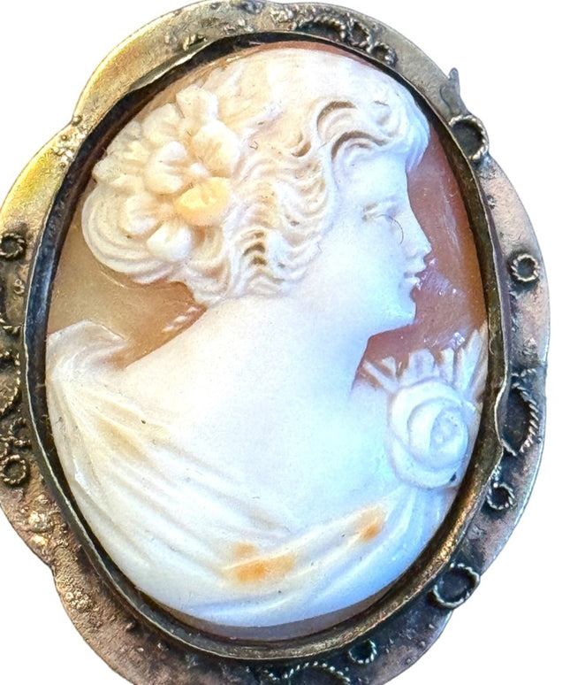 Stunning 19540s Vintage Hand carved shell cameo pinchbeck framed Cameo Brooch