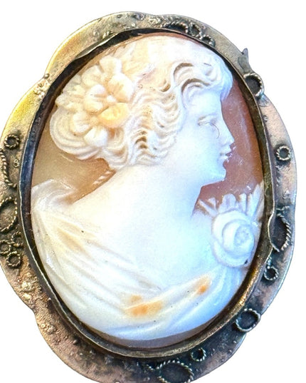 Stunning 19540s Vintage Hand carved shell cameo pinchbeck framed Cameo Brooch