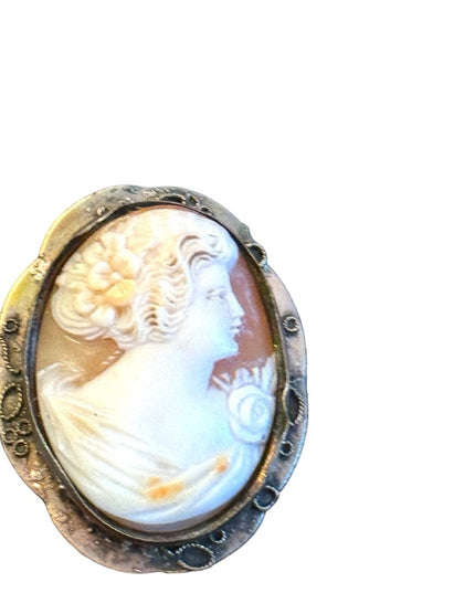 Stunning 19540s Vintage Hand carved shell cameo pinchbeck framed Cameo Brooch