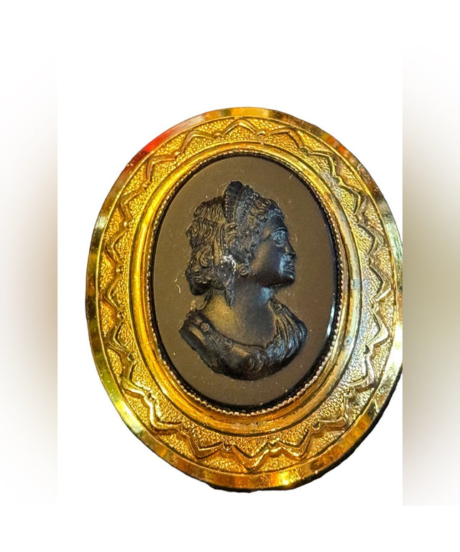 Vintage Gold plt finish ornate design Black glass carved Cameo brooch