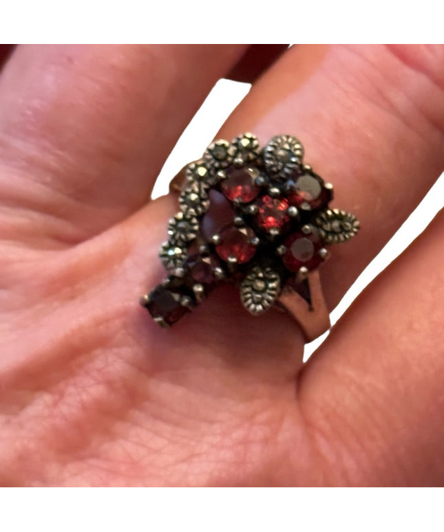 Vintage sterling silver 925 Garnet & Marcasite statement ring