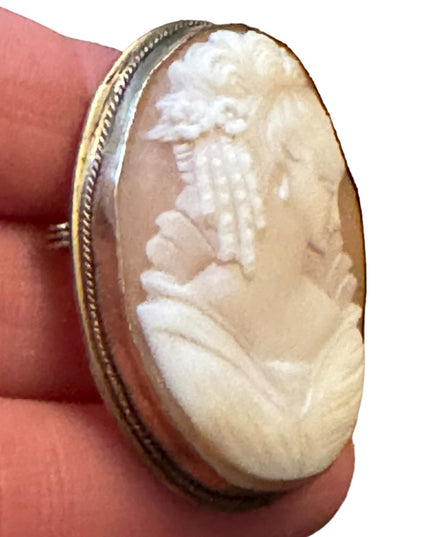 Lovely vintage victorian lady large carved shell cameo pinchbeck