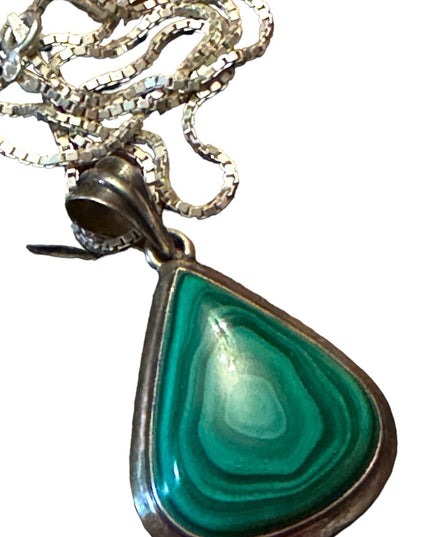 Lovely Sterling silver chunky Malachite 925 teardrop pendant necklace rope chain