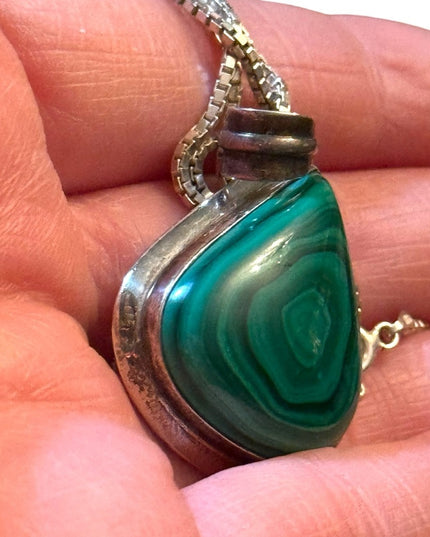 Lovely Sterling silver chunky Malachite 925 teardrop pendant necklace rope chain