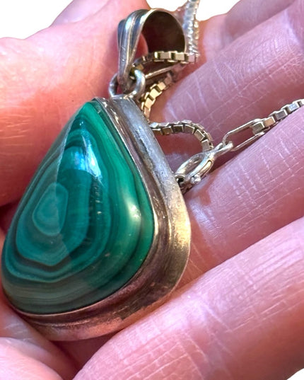 Lovely Sterling silver chunky Malachite 925 teardrop pendant necklace rope chain