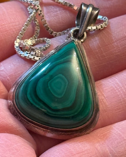 Lovely Sterling silver chunky Malachite 925 teardrop pendant necklace rope chain
