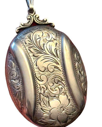 Antique Lovely Sterling silver 925 etched large oval locket pendant