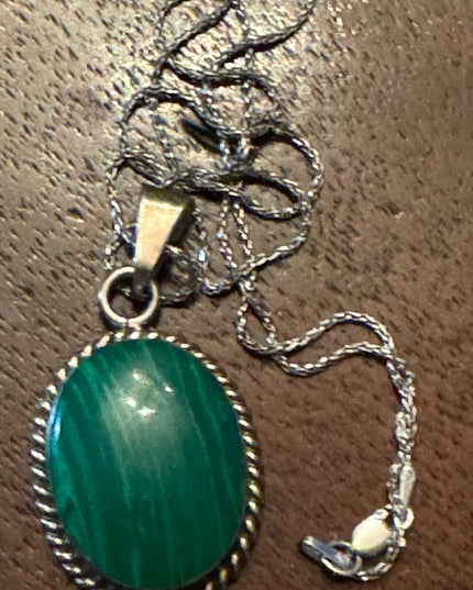Malachite sterling silver 925 oval pendant Mexico necklace