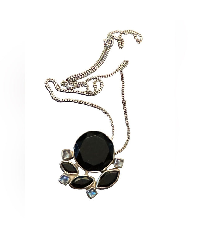 Lovely sterling silver 925 fancy black onyx & moonstone pendant necklace