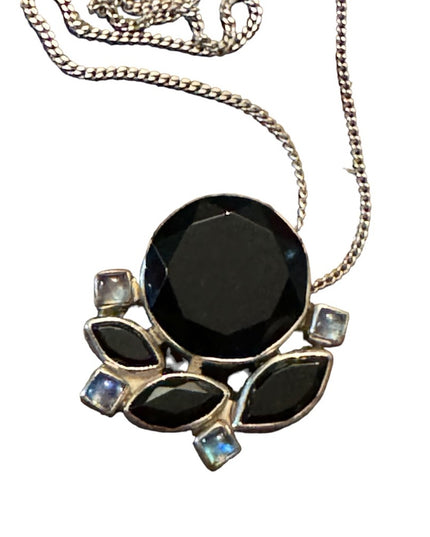 Lovely sterling silver 925 fancy black onyx & moonstone pendant necklace
