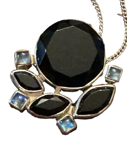 Lovely sterling silver 925 fancy black onyx & moonstone pendant necklace