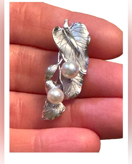 Vintage 925 sterling silver fabcy pearl flower leaf brooxh