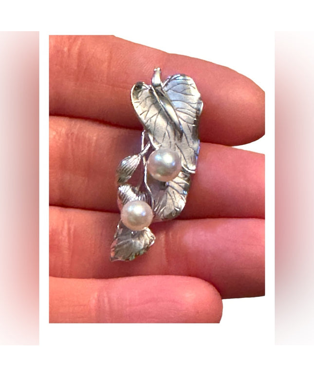 Vintage 925 sterling silver fabcy pearl flower leaf brooxh
