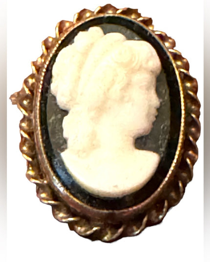 Vintage Black Glass silouette mourning cameo pinchbeck bezel