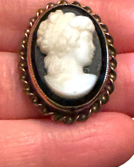 Vintage Black Glass silouette mourning cameo pinchbeck bezel