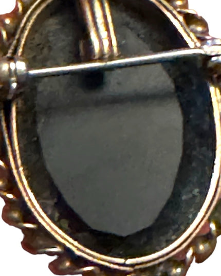 Vintage Black Glass silouette mourning cameo pinchbeck bezel