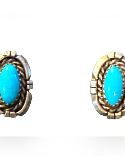 Vintage Sterlling silver Navajo 925 turquoise ornate earrings