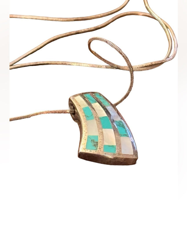 Lovely sterling silver 925 fancy turquoise & mop pendant necklace