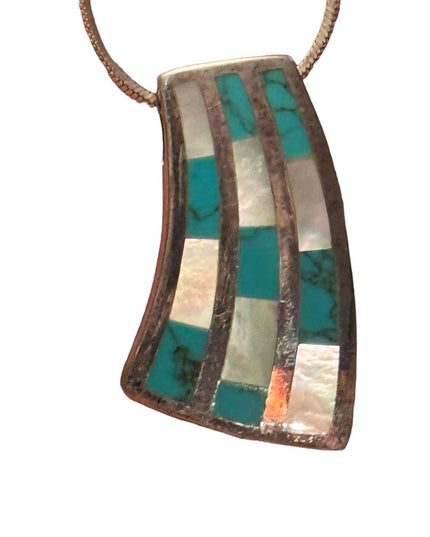 Lovely sterling silver 925 fancy turquoise & mop pendant necklace