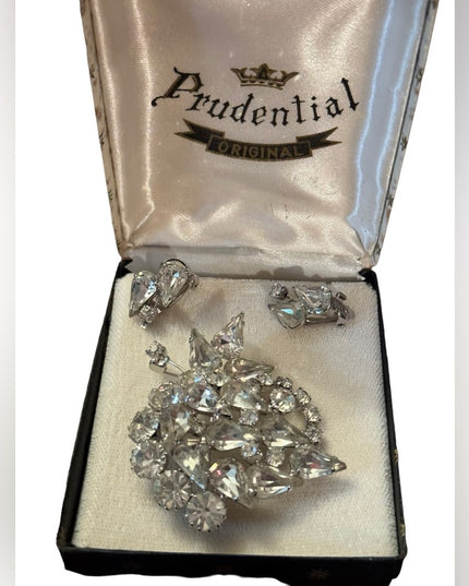 Lovely vintage mid century 1950s NIB Crystal earrings & brooch in box SET