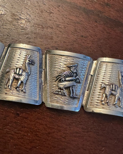 Beautiful Antique Sterling Silver Peruvian Cultural Scenic 7in. Bracelet LLama