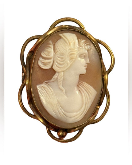 Large Antique Victorian Pinchbeck carved shell Cameo Brooch