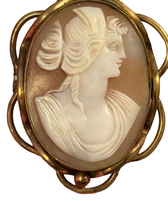 Large Antique Victorian Pinchbeck carved shell Cameo Brooch