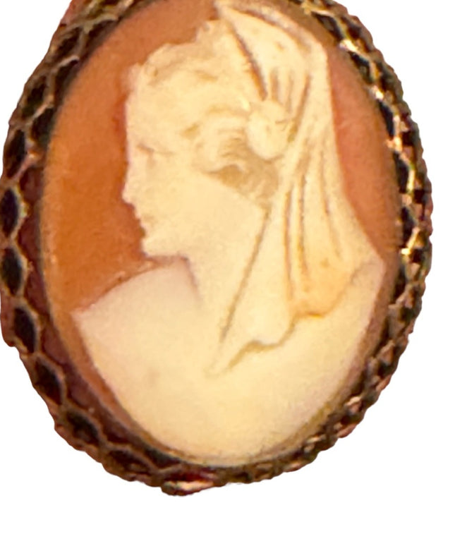 Vintage gold gilt pinchbeck Carved cameo shell brooch