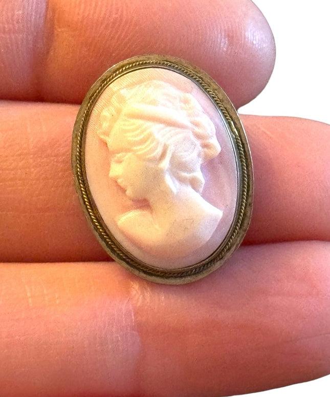 Lovely pink angel skin conch carved cameo brooch sterling silver 925 pendant