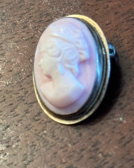 Lovely pink angel skin conch carved cameo brooch sterling silver 925 pendant