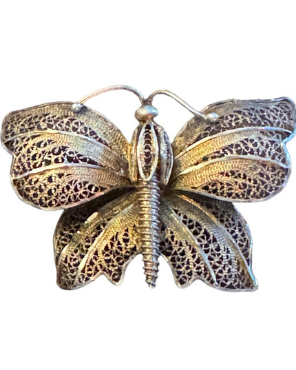 Lovely antique  gold wash 800 silver  filagree fancy butterfly broocb