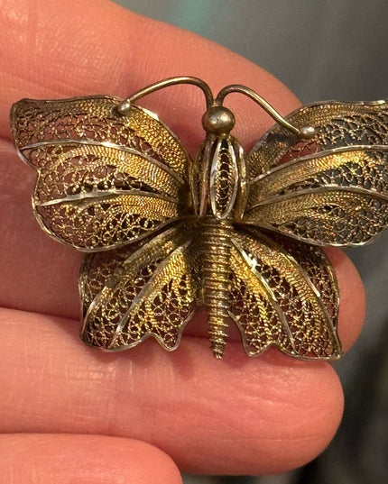 Lovely antique  gold wash 800 silver  filagree fancy butterfly broocb