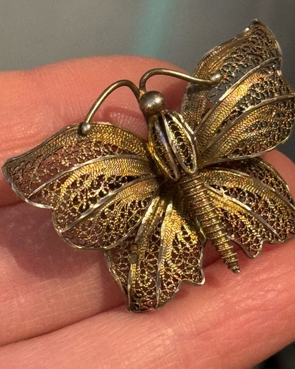 Lovely antique  gold wash 800 silver  filagree fancy butterfly broocb