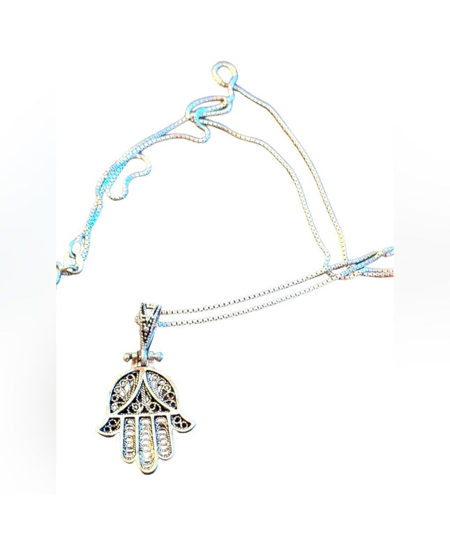 Lovely vintage sterling silver 925 filagree hand of fatima pendant necklace