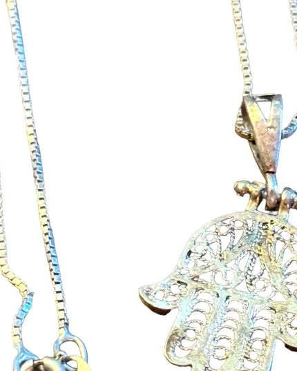 Lovely vintage sterling silver 925 filagree hand of fatima pendant necklace