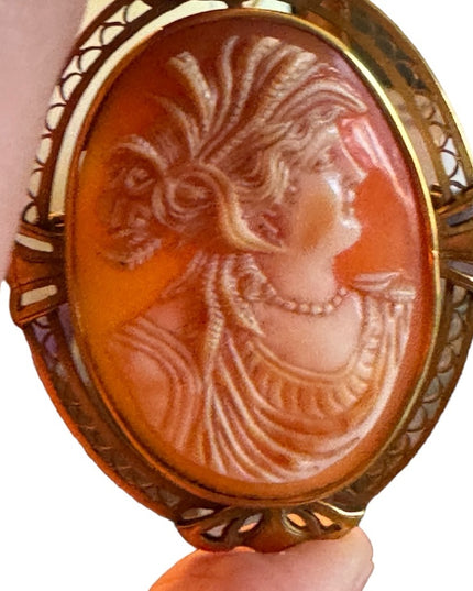 Stunning antique 10k Solid gold LG hand Carved  cameo brooch pendant