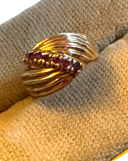 Vintage 10k gold RUBY fancy ring
