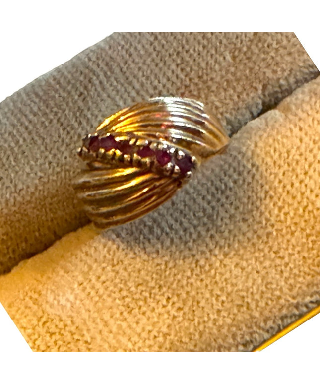 Vintage 10k gold RUBY fancy ring