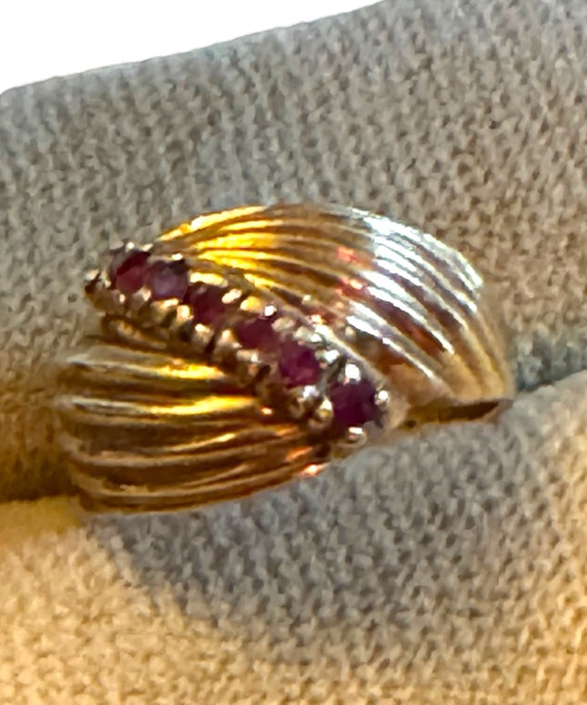 Vintage 10k gold RUBY fancy ring
