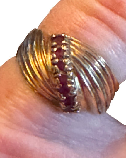 Vintage 10k gold RUBY fancy ring