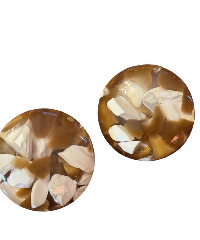Vintage Retro Italy clear lucite plastic encased white caramel  clip earrings