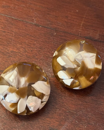 Vintage Retro Italy clear lucite plastic encased white caramel  clip earrings