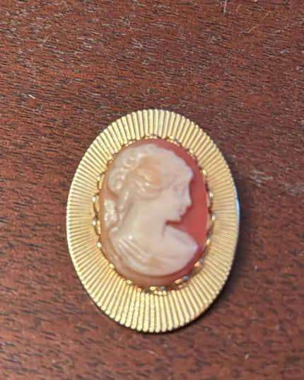 Vintage resin cameo gold finish fancy scarf clip