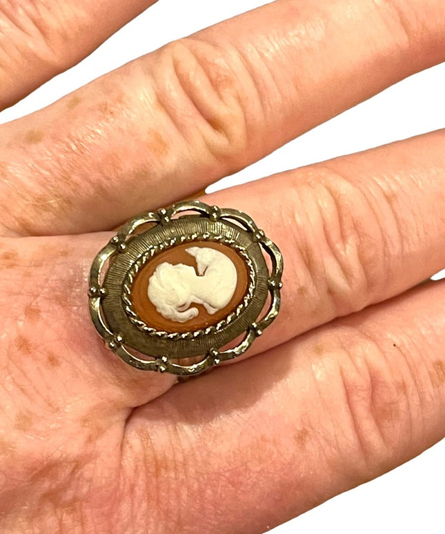 Vintage 1970s Vanda Cameo Perfume ring Adjustable in BOX’