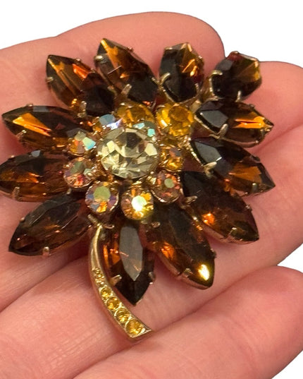 Vintage amber brown crystal fancy Juliana flower brooch gold finish