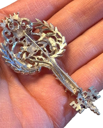 Vintage phosium plated silver finish fancy ornate key pendant brooch