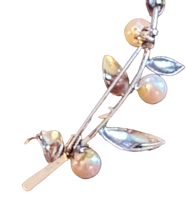 Vintage silver rhodium plated pearl leaf brooch ornate etched design