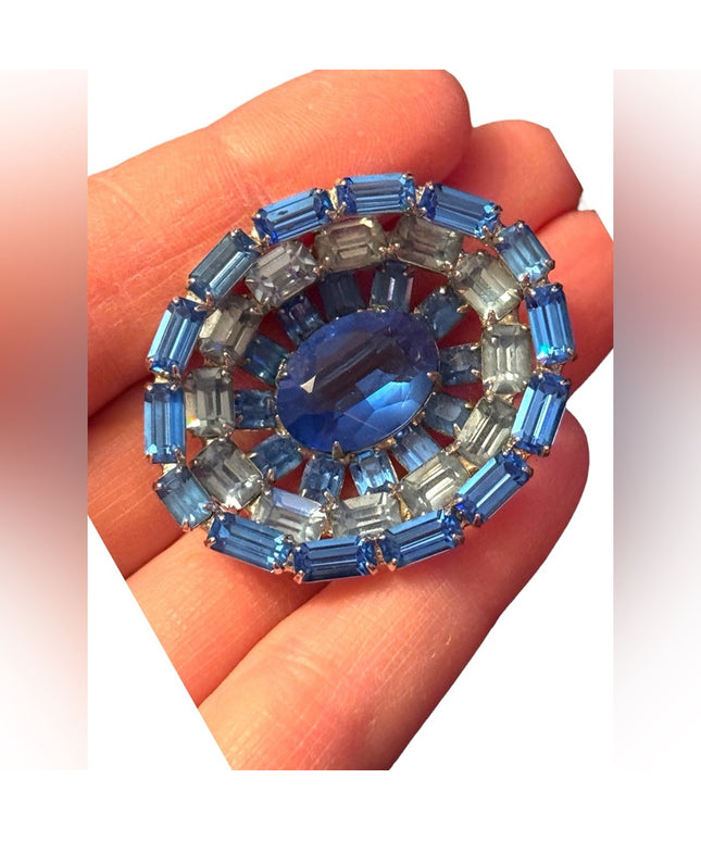 Vintage Mid century c1950s fancy Crystal Blue brooch oval beauty!