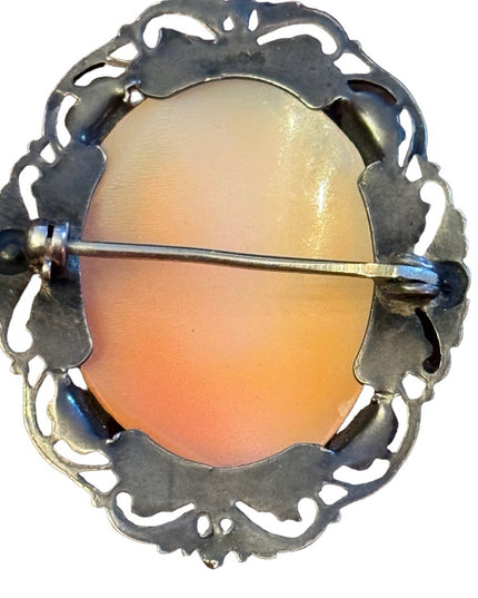 Vintage 1940s sterling silver carved shell cameo brooch