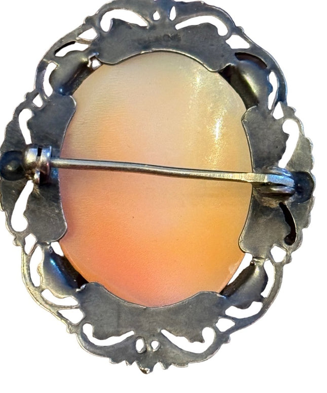Vintage 1940s sterling silver carved shell cameo brooch